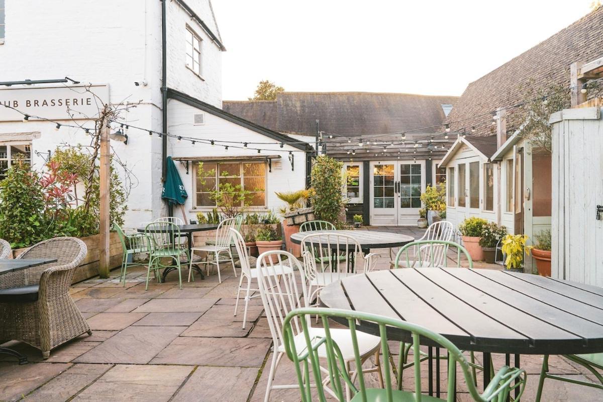 チェルトナムThe Prestbury Annexeアパートメント エクステリア 写真